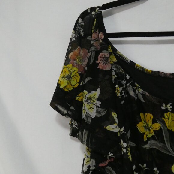 LOVE & LEGEND | 1X | Floral Print Blouse With Ruffled Sleeves - Picture 9 of 13